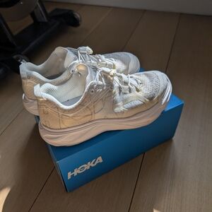 Hoka Huaka Origins with White Mesh